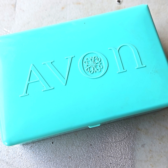 Vintage sewing machine lot zig zagger and feet w Avon box - Picture 6 of 6